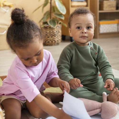 cute-kids-with-stuffed-animals (1)